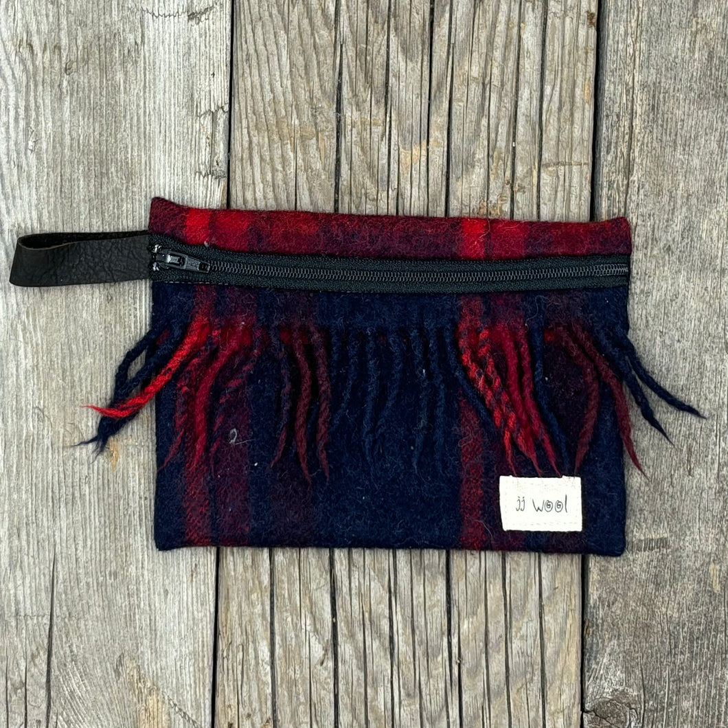 Zip case, fringed - 'Navy Red' Plaid