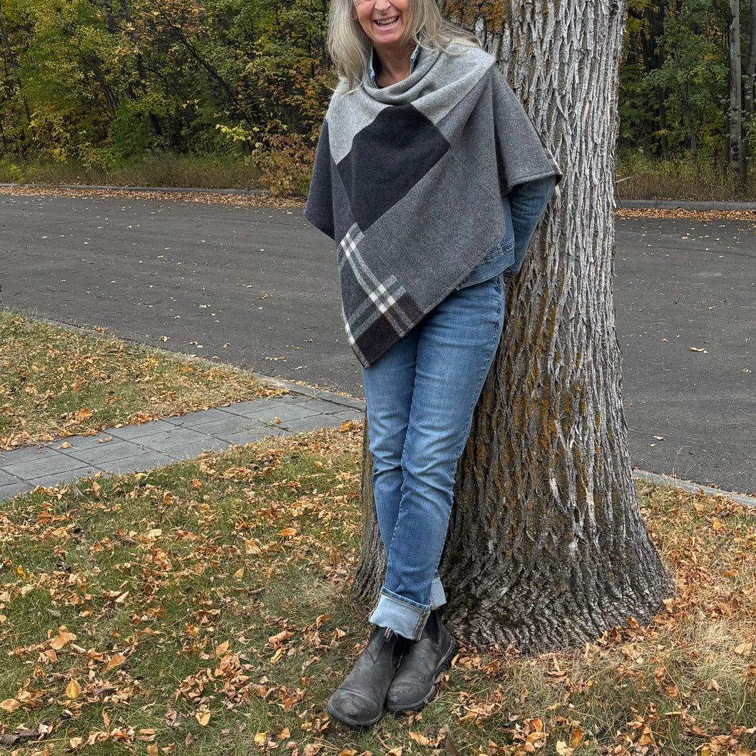 Poncho, Cashmere - 'Louisa’