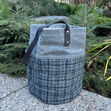 Load image into Gallery viewer, Naito Bucket Bag - Moet
