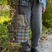 Load image into Gallery viewer, Naito Bucket Bag - Perignon
