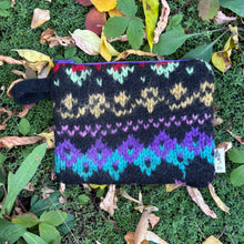 Load image into Gallery viewer, The Birch Flat Zip - Jane
