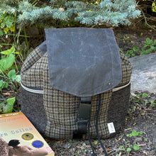 Load image into Gallery viewer, Bee Balm Back Pack - Mason
