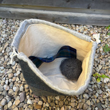 Load image into Gallery viewer, Drawstring Project Bag, large - Drizzling
