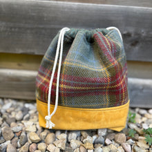 Load image into Gallery viewer, Drawstring Project Bag, medium - Blizzard
