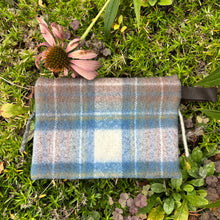 Load image into Gallery viewer, Zip Case, fringed - Blueberry
