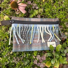 Load image into Gallery viewer, Zip Case, fringed - Blueberry
