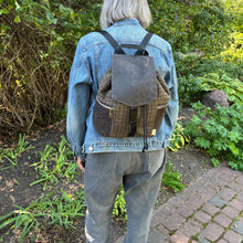 Load image into Gallery viewer, Bee Balm Back Pack - Mason

