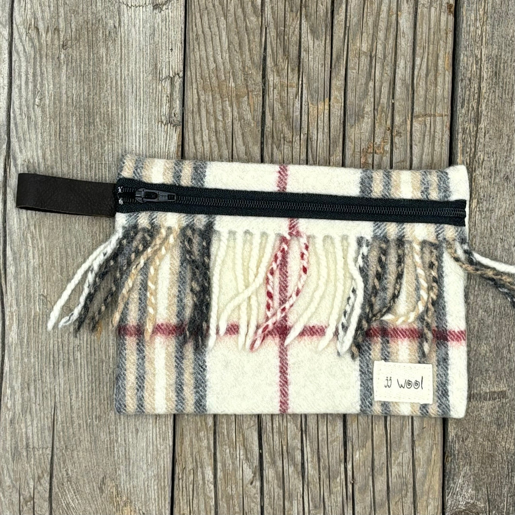 Zip case, fringed - 'Red Black' Plaid