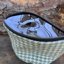 Load image into Gallery viewer, Quarry Pouch, small - Porgy

