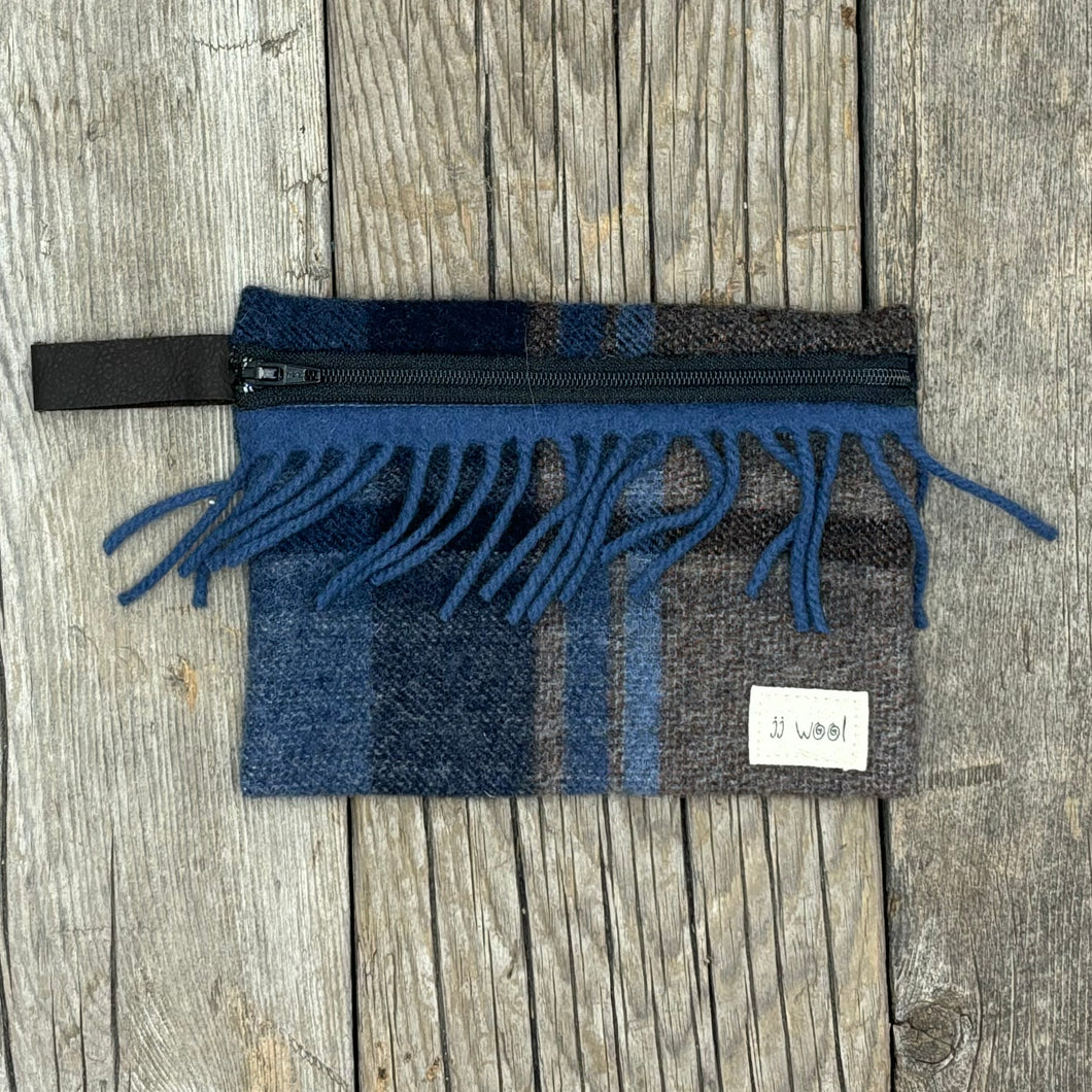 Zip case, fringed - 'Blue Brown' Plaid