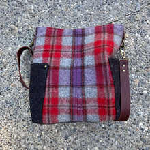 Load image into Gallery viewer, Berneray, Compass Bag - large
