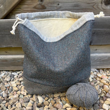 Load image into Gallery viewer, Drawstring Project Bag, large - Drizzling
