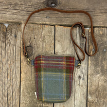 Load image into Gallery viewer, Arrowhead - Essential Pouch
