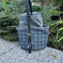 Load image into Gallery viewer, Naito Bucket Bag - Moet
