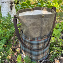 Load image into Gallery viewer, Naito Bucket Bag - Perignon
