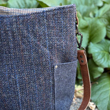 Load image into Gallery viewer, Eriskay, Compass Bag - large
