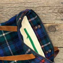 Load image into Gallery viewer, Minto, Lumber Duff Oversize Tote Bag
