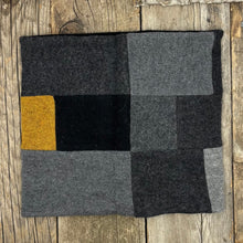 Load image into Gallery viewer, Cashmere, neckwarmer - Turtledove (large-ish)
