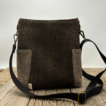 Load image into Gallery viewer, Lismore Compass Bag - small
