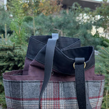 Load image into Gallery viewer, Naito Bucket Bag - Chandon
