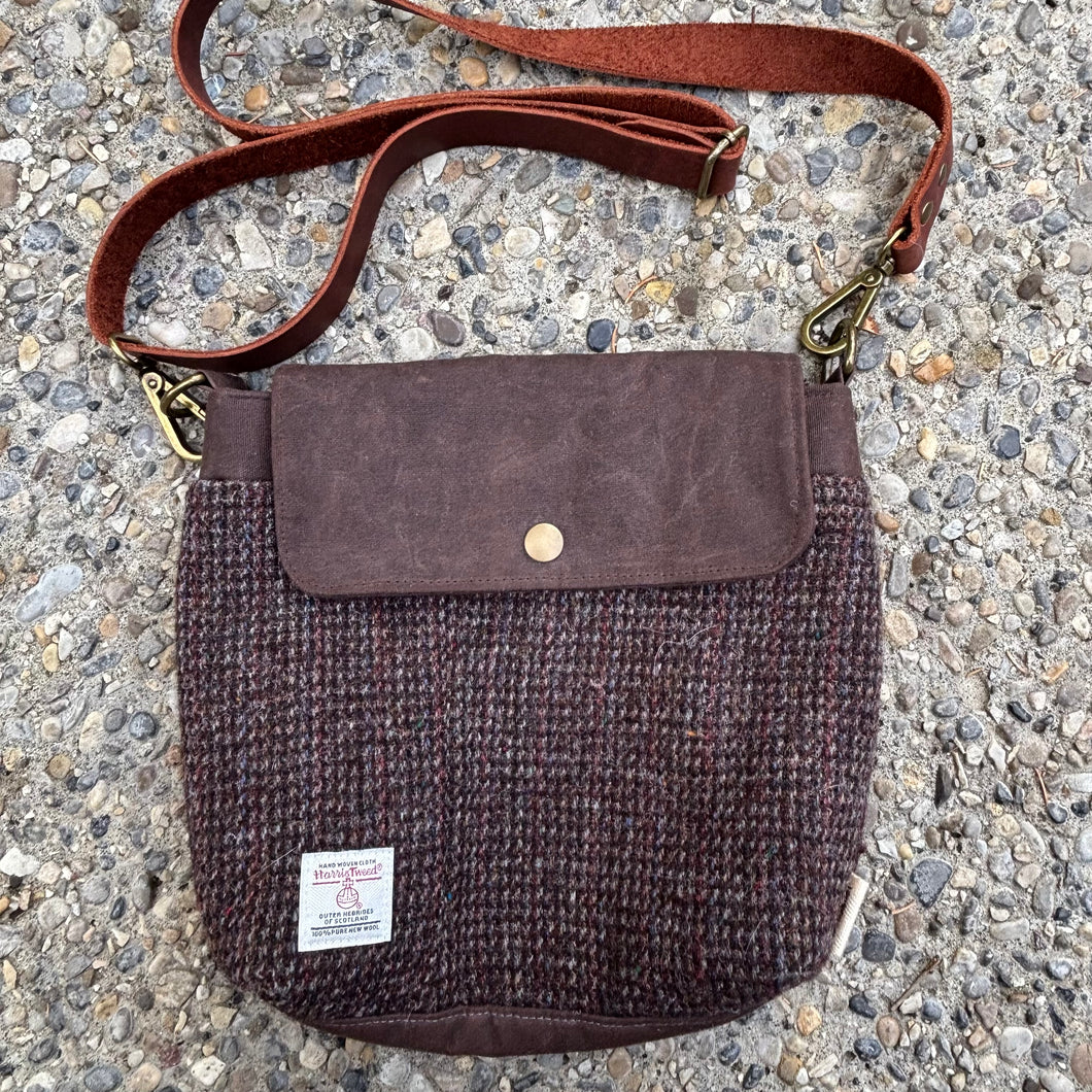 Ellesmere, Sequoia Satchel