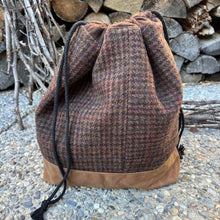 Load image into Gallery viewer, Drawstring Project Bag, large - Raining
