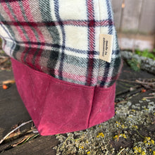 Load image into Gallery viewer, Drawstring Project Bag, medium - Dew
