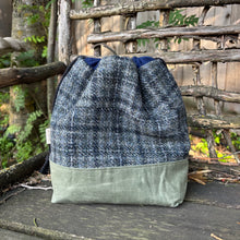 Load image into Gallery viewer, Drawstring Project Bag, medium - Pouring
