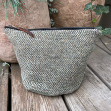 Load image into Gallery viewer, Quarry Pouch, large - Chubby
