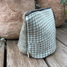 Load image into Gallery viewer, Quarry Pouch, large - Chubby
