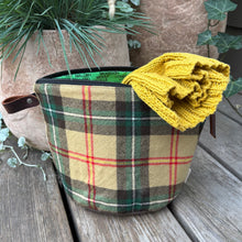 Load image into Gallery viewer, Quarry Pouch - Beefy, Large

