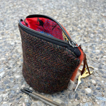 Load image into Gallery viewer, Quarry Pouch, small - Dumpie
