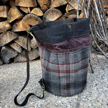 Load image into Gallery viewer, Naito Bucket Bag - Chandon, Large
