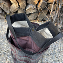 Load image into Gallery viewer, Naito Bucket Bag - Chandon, Large
