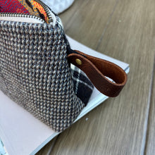 Load image into Gallery viewer, Zip Case, medium - Cottonwood
