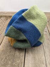 Load image into Gallery viewer, Cashmere, neckwarmer - Finch
