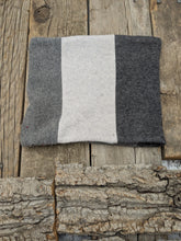 Load image into Gallery viewer, Cashmere, neckwarmer - Lark
