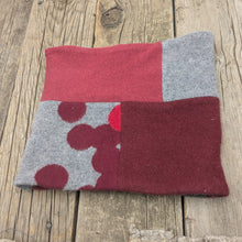 Load image into Gallery viewer, Cashmere, neckwarmer - Robin
